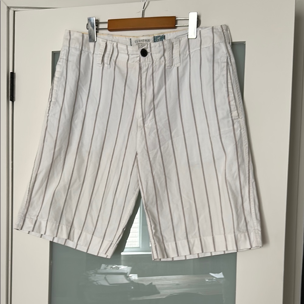 LAST CHANCE 🍀 White and Brown Bermuda Shorts with Classic Pinstripe